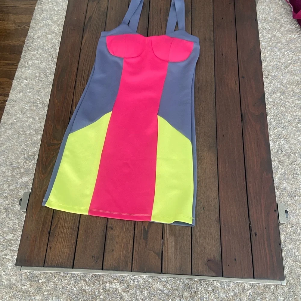 Vibrant Sleeveless Colorblock Dress - Picture 5 of 7
